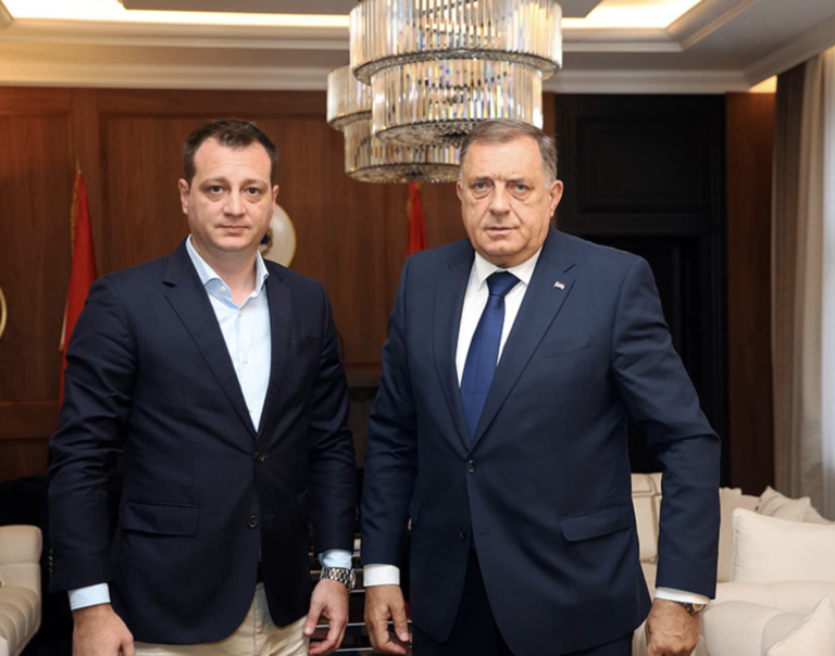 anketa Dodik Vučić podrška RS