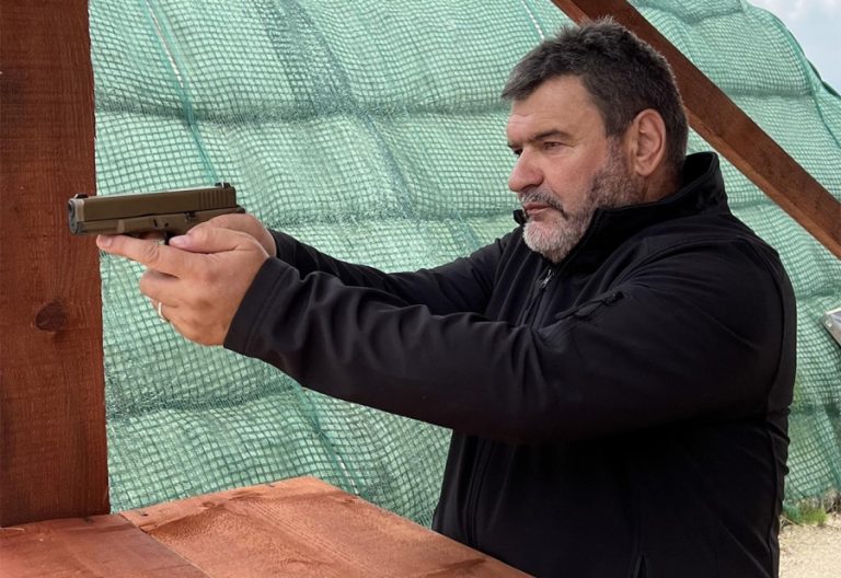 veterani RS traže zabranu Janja efendija