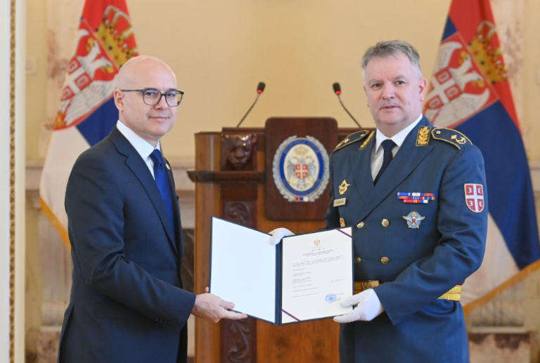 Srbija ponovo podiže regionalne tenzije: Potez koji bi trebao ozbiljno zabrinuti vlasti u BiH Srbija ponovo podiže regionalne tenzije: Potez koji bi trebao ozbiljno zabrinuti vlasti u BiH