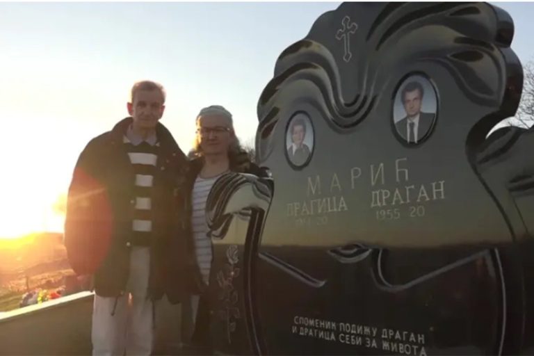 Marići iz Dervente podigli sebi grobnicu pa organizovali slavlje za 200 ljudi Marići iz Dervente podigli sebi grobnicu pa organizovali slavlje za 200 ljudi