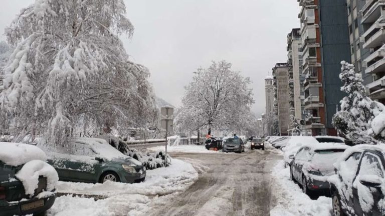 Proglašena vanredna situacija u Zvorniku: Drina ne miruje, slijedi novi rast vodostaja Proglašena vanredna situacija u Zvorniku: Drina ne miruje, slijedi novi rast vodostaja