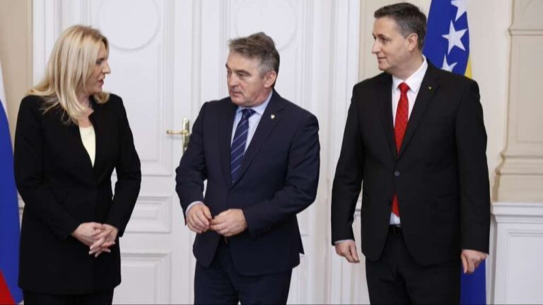 Ko ulazi u utrku za Predsjedništvo BiH i kolika je stvarna moć te funkcije Ko ulazi u utrku za Predsjedništvo BiH i kolika je stvarna moć te funkcije