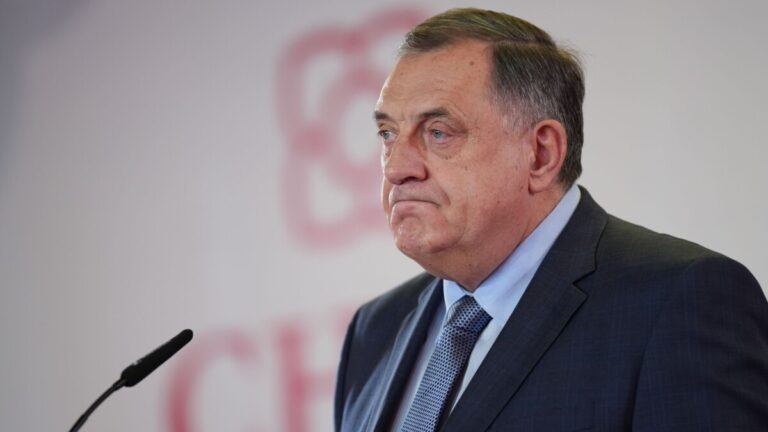 Dodik najavio „državne“ pekare: Zašto je hljeb u Srbiji 1 KM, a u RS dvije?