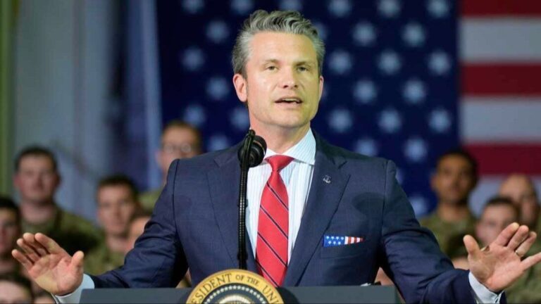 Američki ministar odbrane upozorio Iran: SAD spreman djelovati svim sredstvima Američki ministar odbrane upozorio Iran: SAD spreman djelovati svim sredstvima