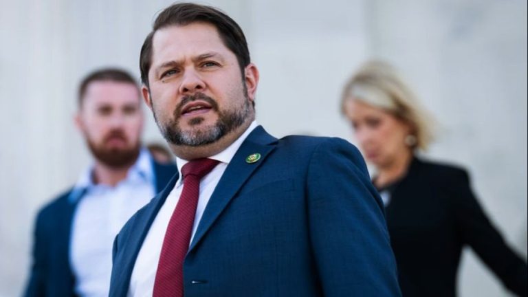 Američki senatori osporavaju napade na Venecuelu: „Ovaj rat je nezakonit“ Američki senatori osporavaju napade na Venecuelu: „Ovaj rat je nezakonit“