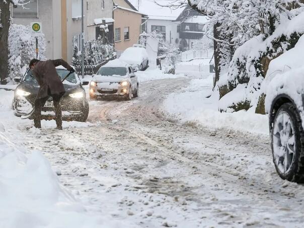Zimski haos paralizirao Njemačku: Snijeg, ledena kiša i opasni „crni led“