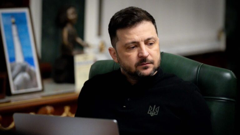 Teška odluka pred Zelenskim: “Ako to uradim, moj narod mi neće nikada oprostiti” Teška odluka pred Zelenskim: "Ako to uradim, moj narod mi neće nikada oprostiti"