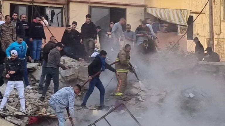 U urušavanju zgrade poginulo 14 osoba