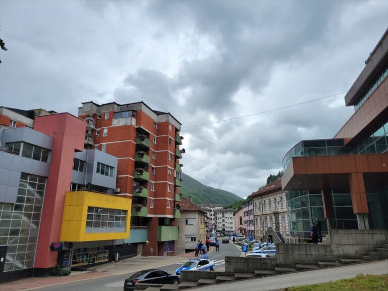 Drama u Srebrenici: Učenik napravio spisak prijatelja koje želi ubiti Drama u Srebrenici: Učenik napravio spisak prijatelja koje želi ubiti