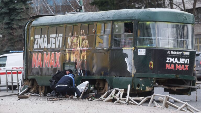 Djevojci kojoj je amputirana noga i dalje se bore za život Djevojci kojoj je amputirana noga i dalje se bore za život