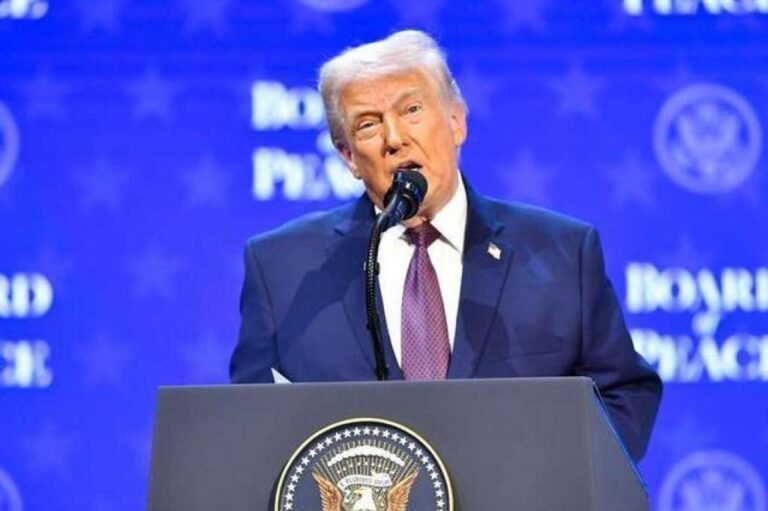 Trump ponovno spominje Srbiju i Kosovo: „Ako ne možete sami, zovite mene“
