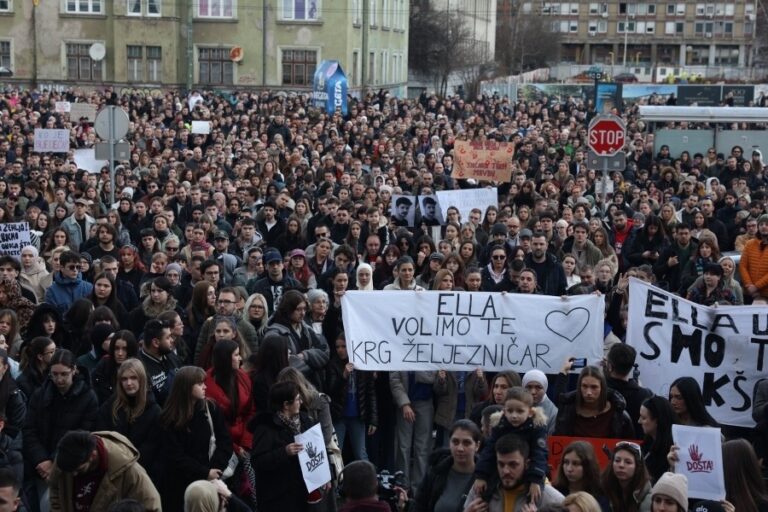 Organizatori protesta najavili novo okupljanje ispred Zemaljskog muzeja u Sarajevu...