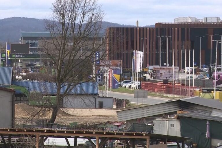 PRIVREDNO ČUDO U BiH: U ovom bh. gradu pozivaju radnike iz okolnih mjesta da se prijave za posao… PRIVREDNO ČUDO U BiH: U ovom bh. gradu pozivaju radnike iz okolnih mjesta da se prijave za posao...