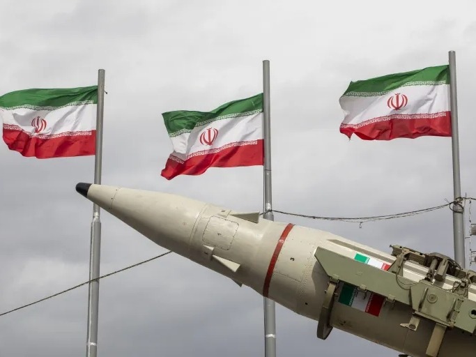 Opći haos: Iran lansirao rakete prema Izraelu Opći haos: Iran lansirao rakete prema Izraelu