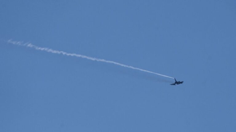 Drama na Kipru: Borbeni avioni obaraju dronove, Grčka šalje pomoć Drama na Kipru: Borbeni avioni obaraju dronove, Grčka šalje pomoć