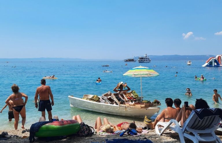 Jadran postaje luksuz: Cijene za ljeto 2026. šokiraju turiste iz BiH Jadran postaje luksuz: Cijene za ljeto 2026. šokiraju turiste iz BiH