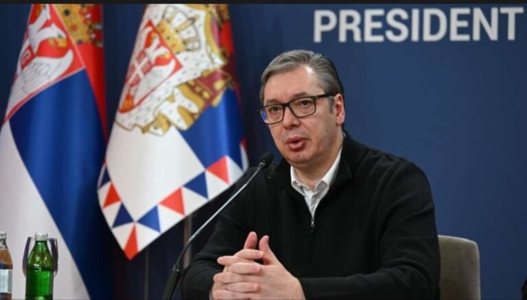 Vučić nudi BiH pomoć u prevozu građana iz Dubaija: Na raspolaganju Bošnjacima, Hrvatima i Srbima Vučić nudi BiH pomoć u prevozu građana iz Dubaija: Na raspolaganju Bošnjacima, Hrvatima i Srbima
