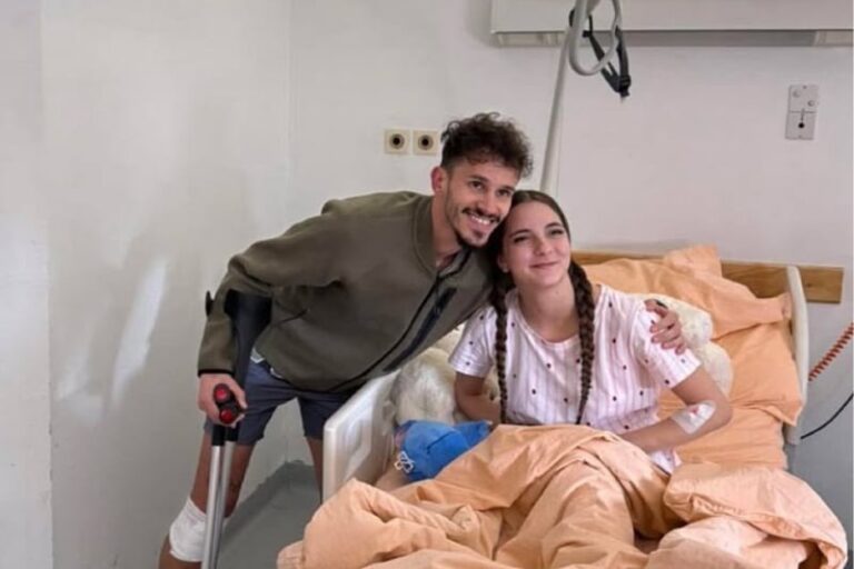 Fotografija koja tjera suze na oči: Povrijeđeni igrač Želje u bolnici upoznao hrabru djevojčicu Ellu