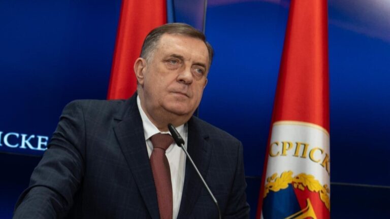 Dodik tvrdi da će inicirati prekid diplomatskih kontakata BiH i Irana Dodik tvrdi da će inicirati prekid diplomatskih kontakata BiH i Irana