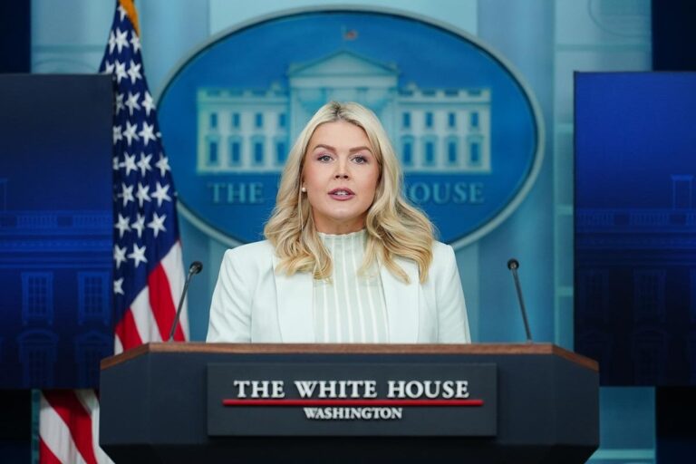 Bijela kuća: Tramp ne blefira, spreman otvoriti “vrata pakla” u Iranu