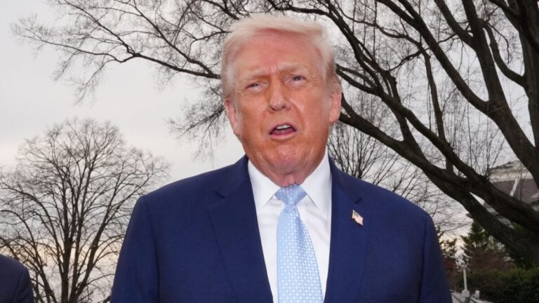 Tramp: Nudili su mi da budem iranski vrhovni vođa, odbio sam Tramp: Nudili su mi da budem iranski vrhovni vođa, odbio sam