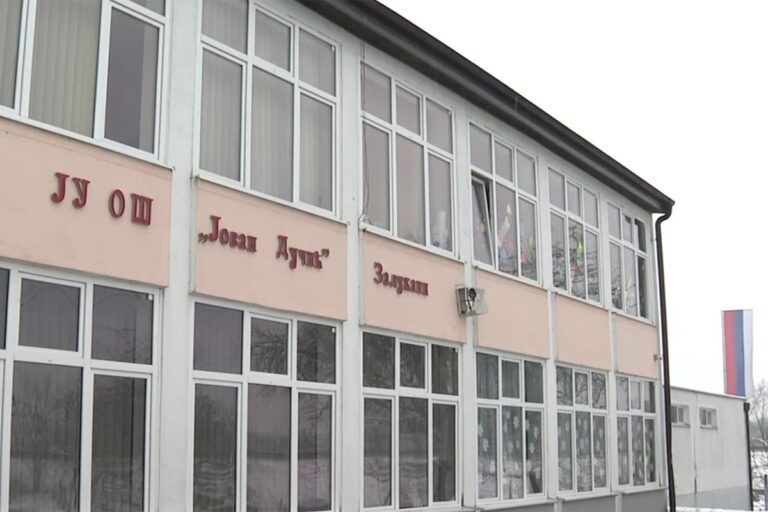 Učenik u banjalučkoj školi napravio “listu za odstrel”, reagovala policija Učenik u banjalučkoj školi napravio “listu za odstrel”, reagovala policija