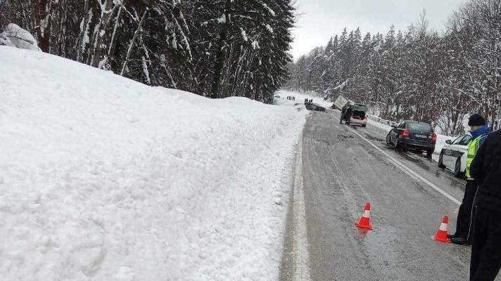 Detalji nesreće kod Ključa: Poginuo policajac iz Drvara, drugi teško povrijeđen Detalji nesreće kod Ključa: Poginuo policajac iz Drvara, drugi teško povrijeđen