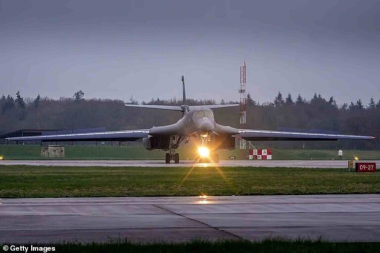 Strah i trepet u Iranu: Šalju li Amerikanci u napad „Kost“, svog najnaprednijeg bombardera? (Foto)