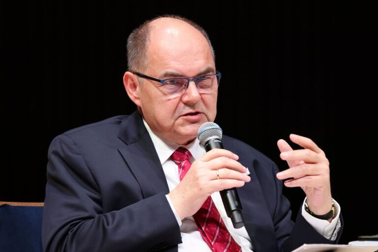 Šmit napušta BiH nakon izbora: Odlazak u penziju, a ne smjena