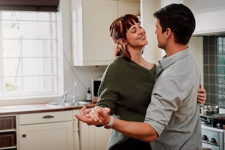 Kako vratiti strast u braku i probuditi romantiku koja je vremenom nestala Kako vratiti strast u braku i probuditi romantiku koja je vremenom nestala