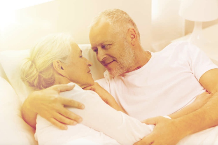 Poslije 50-te sve se mijenja? Evo šta je istina o bliskosti u zrelim godinama Poslije 50-te sve se mijenja? Evo šta je istina o bliskosti u zrelim godinama