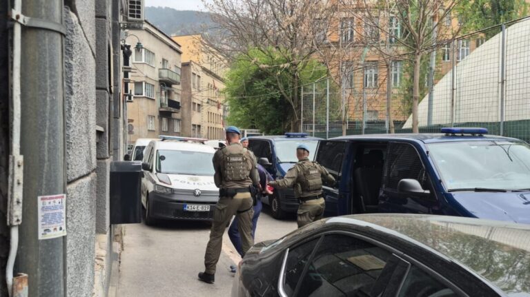 Detalji strave i užasa: Metanović bio živ kada su ga bacili s balkona