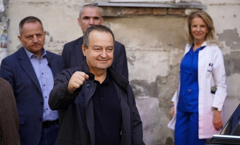 MUP Srbije demantovao navode da je Dačić u bolnici