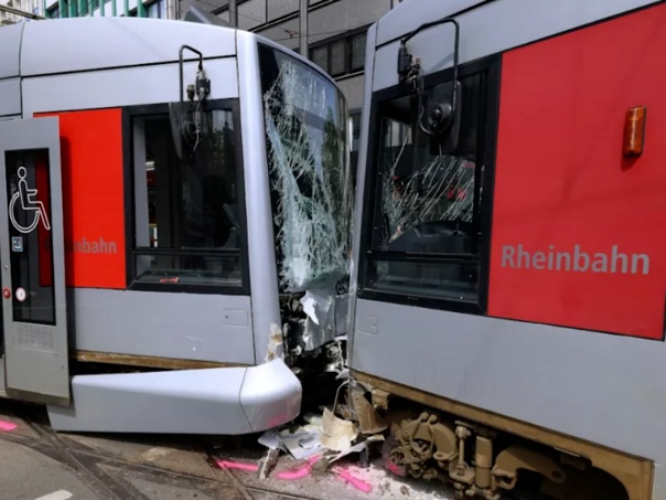 Dizeldorf: Sudar tramvaja, povrijeđeno 27 putnika