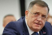 Američka ambasada upozorila: Razmatra se ponovno uvođenje sankcija Dodiku