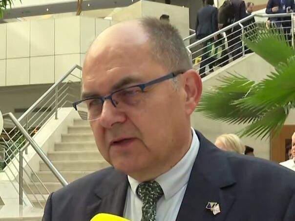 Schmidt: Dodik je davao milione da me ukloni, objaviću memoare