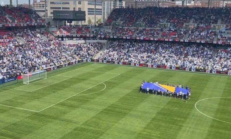 Srbijanski mediji oduševljeni atmosferom u Saint Louisu: Hiljade navijača BiH u glas pjevale Halidove „Ljiljane“