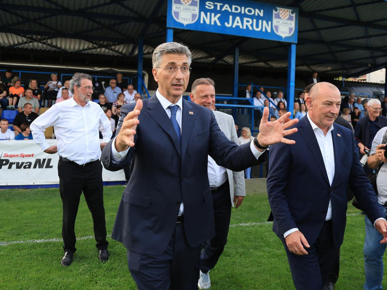 Plenković poslao oštre poruke oporbi: “Ljudi će uvijek izabrati onoga u koga se mogu pouzdati”, evo što je još poručio