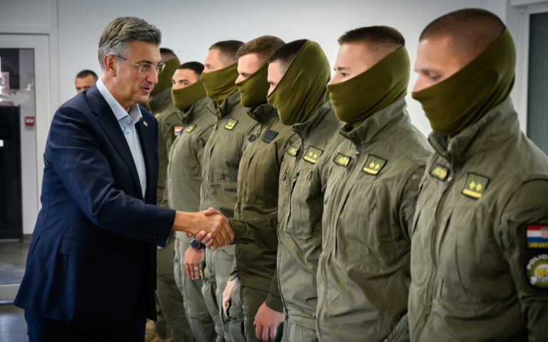 OGLASIO SE PLENKOVIĆ: Poslao poruku iz Pariza i ponovno udario na Milanovića