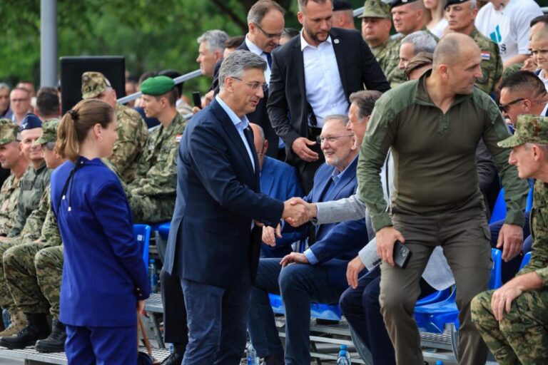 NEŠTO SE OPASNO KRIJE: Ovaj čovjek tvrdi da posjeduje mnoge dokaze, a Plenković i Vlada šute