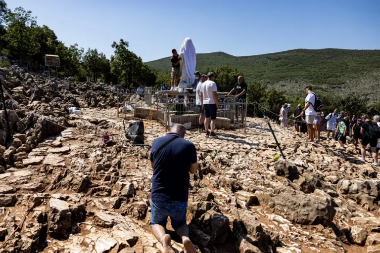 NEVIĐENE SCENE U MEĐUGORJU: Nakon što su ga uhvatili napadač je ovim potezom zbunio sve, oglasio se Plenković