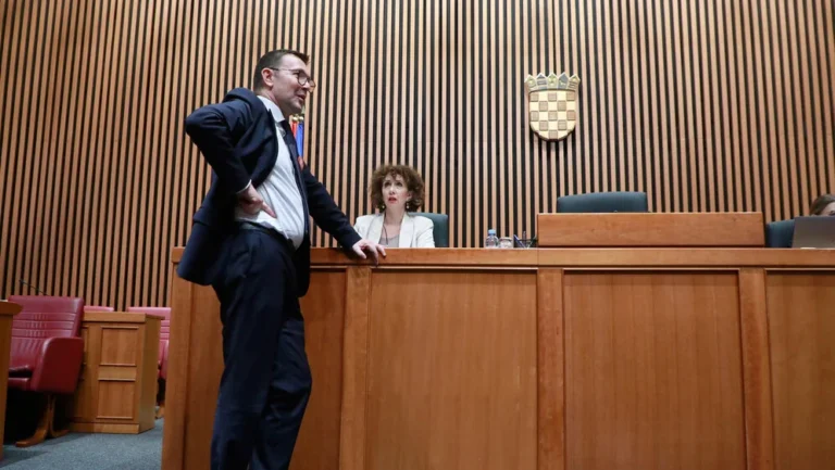 KAOS U SABORU: Anušić upozorio na veliku opasnost, “On se četnika nije bojao”, HDZ-ovac uzvratio uvredom