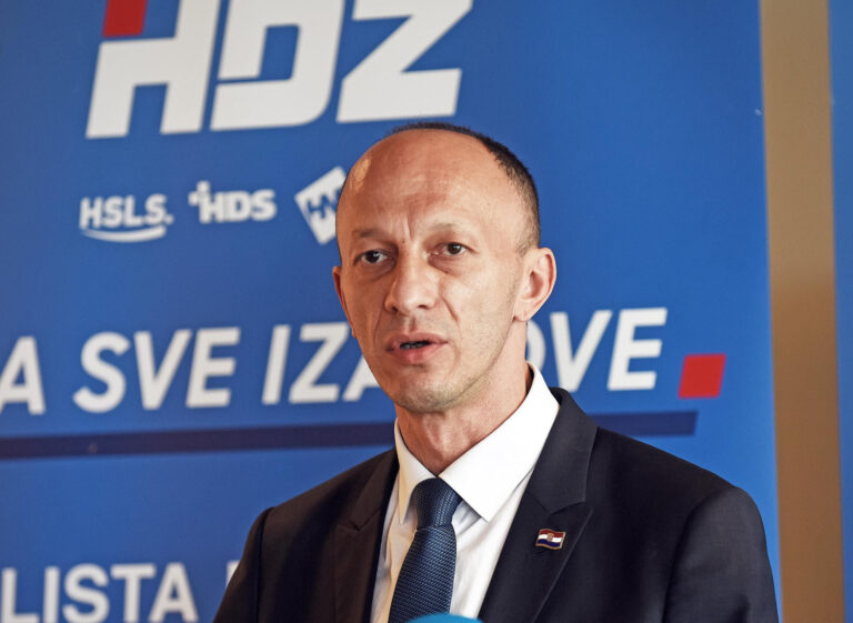 DETALJI KOJI POTRESAJU: Upravo cure novi detalji o Petryju, ovo je gore nego što smo mislili