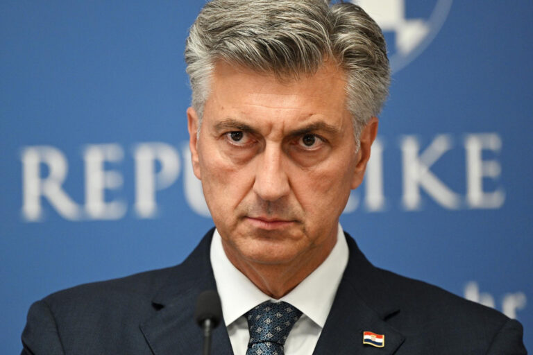 HDZ U VELIKOM PROBLEMU: Trpe najveće napade dosad, hitno su se oglasili i poslali žestoku poruku Hrvatskoj