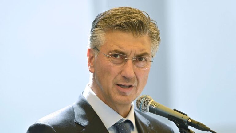 STIGAO HITAN POZIV: Nastao je ozbiljan problem, Plenković potpisao važno pismo