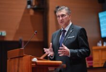 OVO JE NEVIĐENO: Plenković tijekom prosvjeda povukao potez koji je razbjesnio građane kao nikad dosad