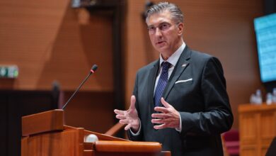 OVO JE NEVIĐENO: Plenković tijekom prosvjeda povukao potez koji je razbjesnio građane kao nikad dosad